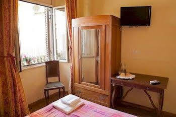 Conte Bed & Breakfast 2*
